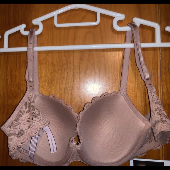 Victoria's Secret Bra (36D) - Picture 2 of 4